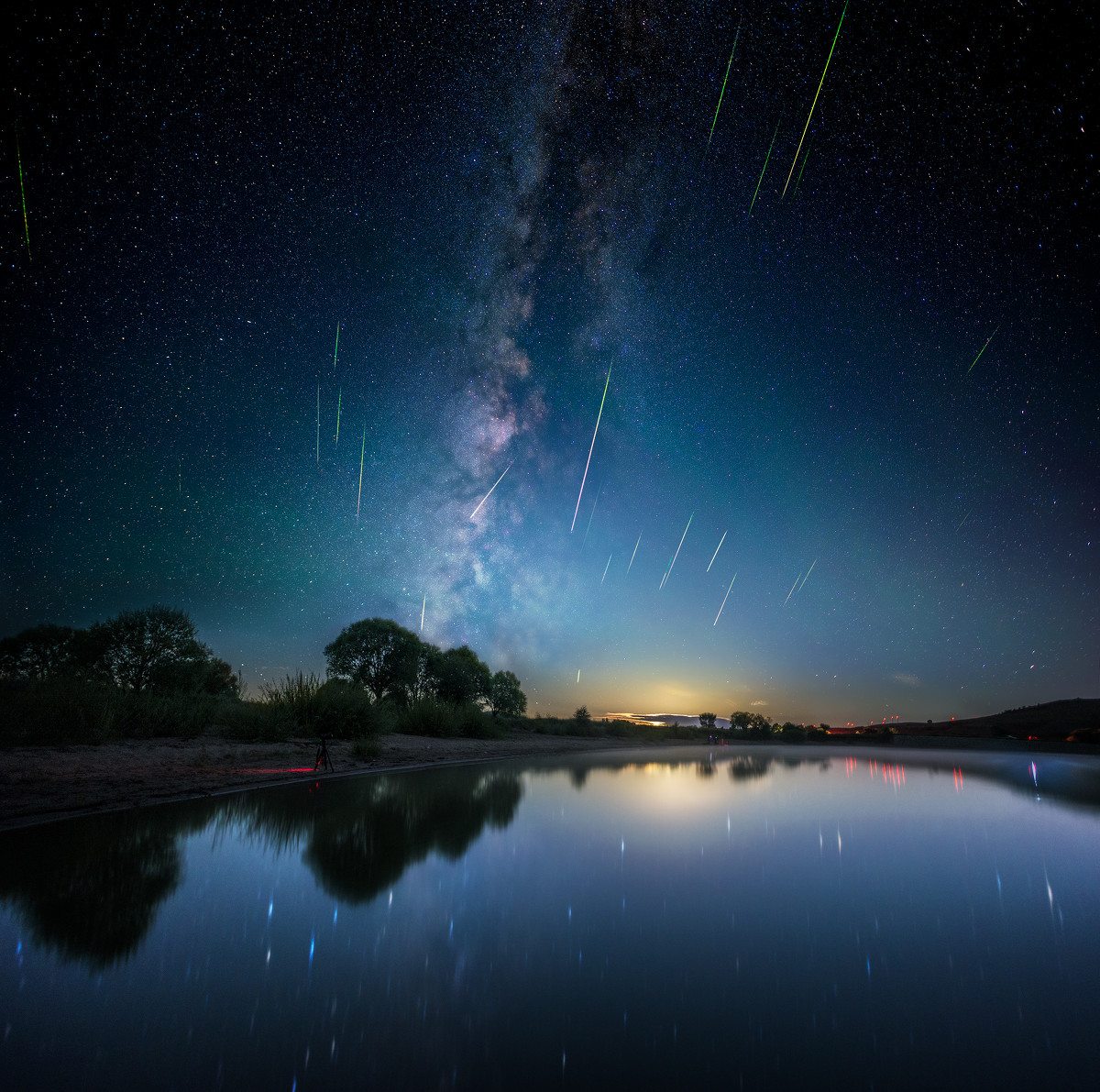 闪耀星空的奇迹，最新流星雨观赏指南